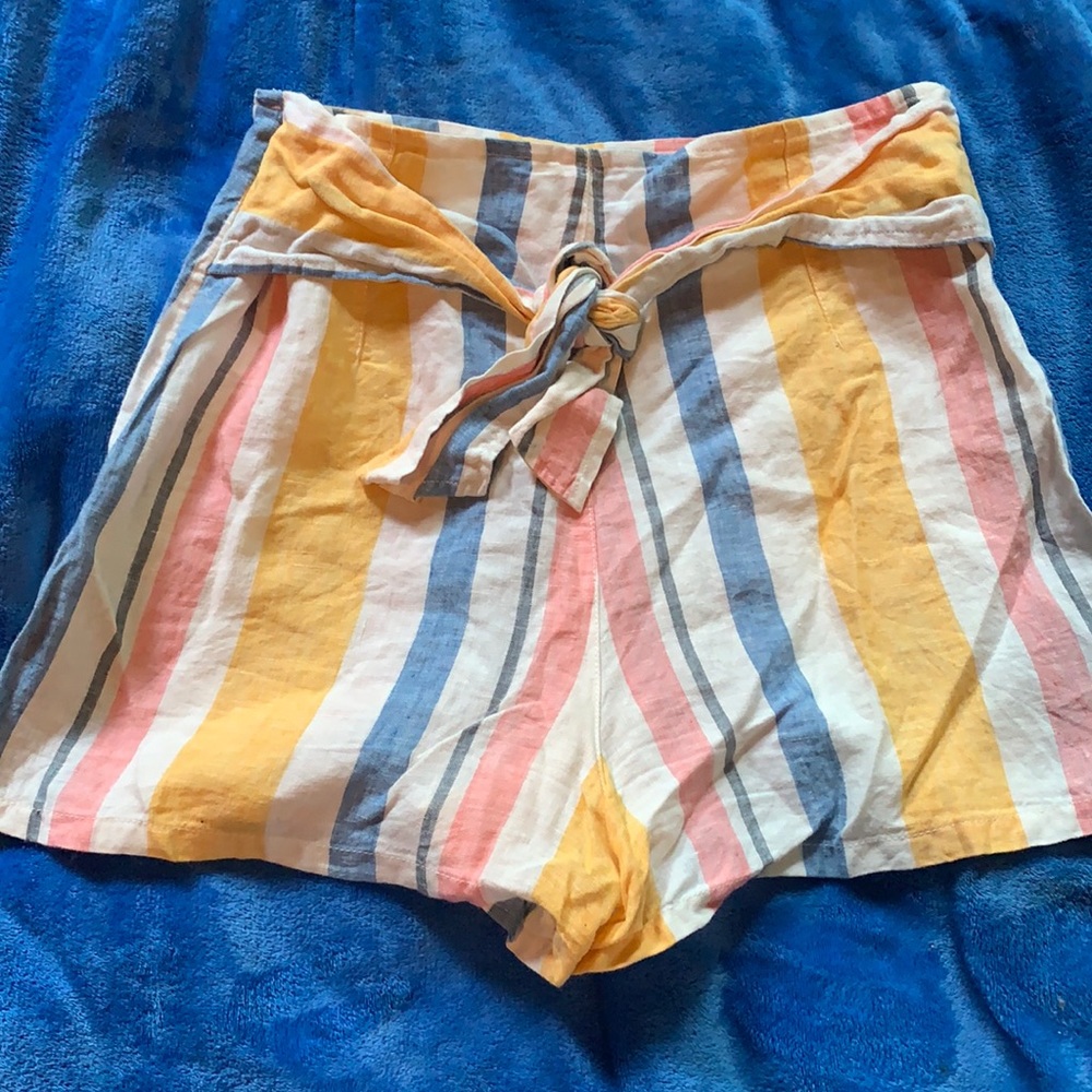 High waisted stripped shorts